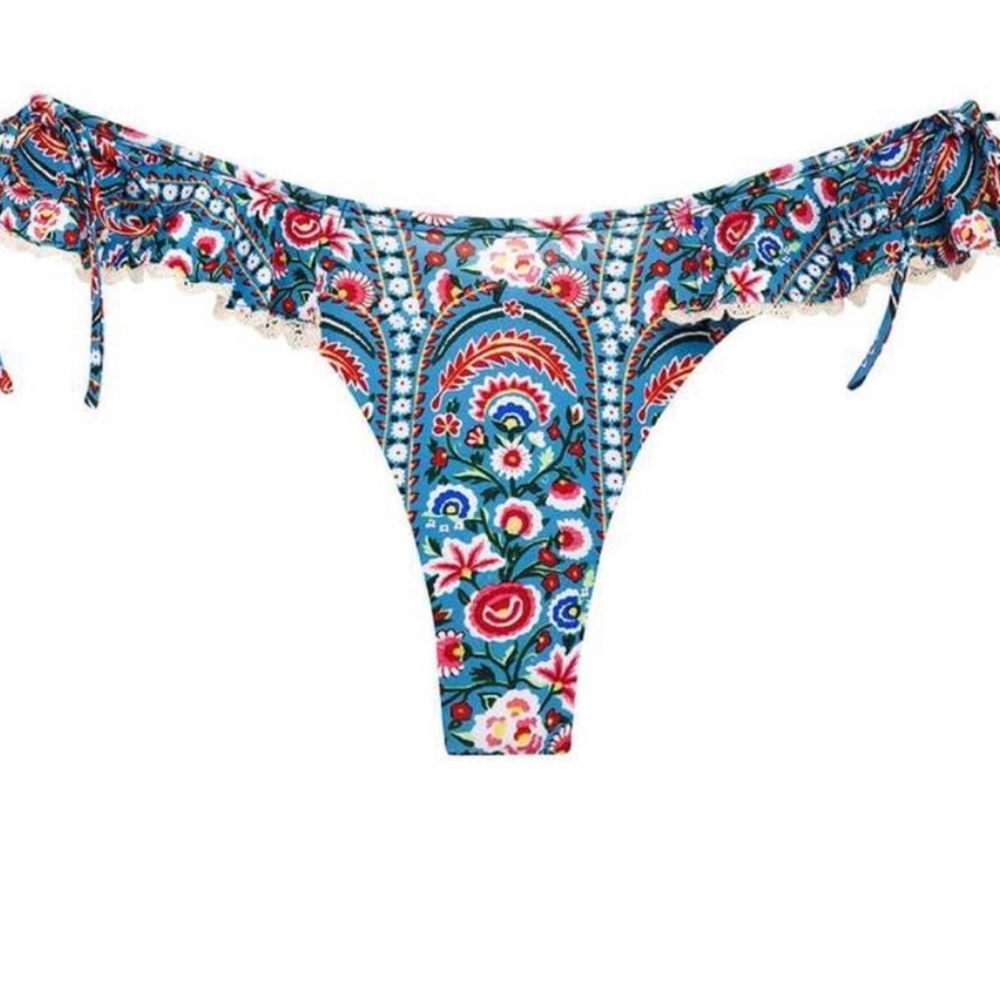 Montce oxana print cheeky ruffle bottoms . ( Goes with the top sold separately )